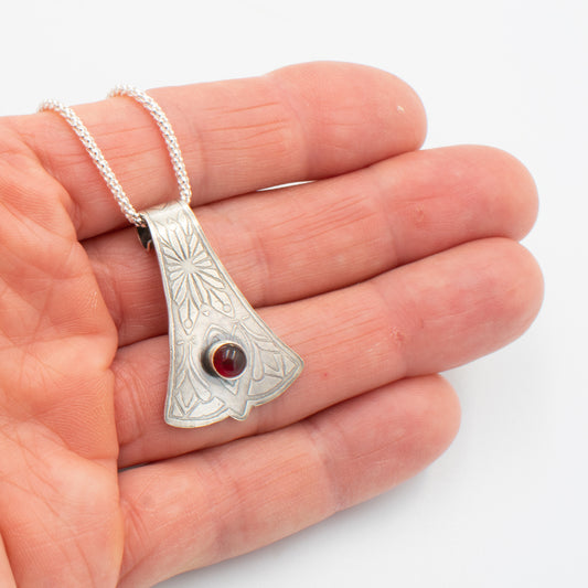 Sangria Lace Necklace