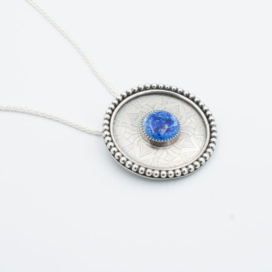 Dutch Blue Round Necklace