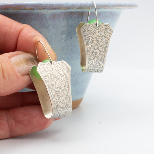 Creamy Paridot Saddle Earrings